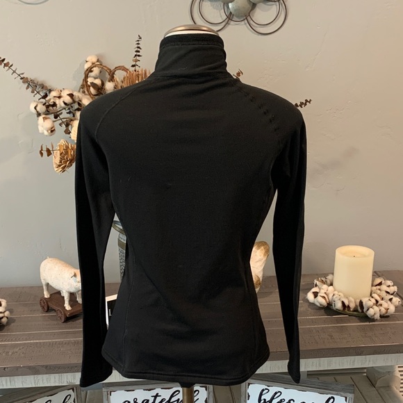 Patagonia Women's Black Quarter-Zip Sweatshirt - Picture 3 of 3